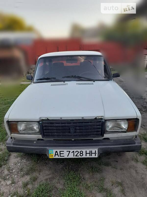 Седан ВАЗ / Lada 2107 1995 в Днепре