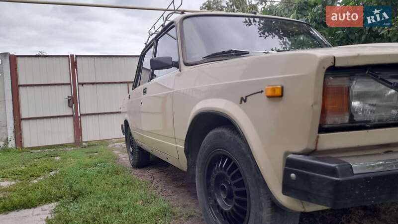 Седан ВАЗ / Lada 2107 1990 в Новомосковську