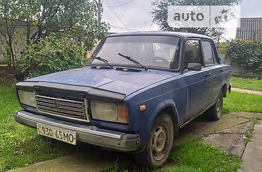 Седан ВАЗ / Lada 2107 1999 в Чернівцях