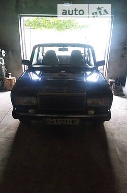 Седан ВАЗ / Lada 2107 1998 в Виннице