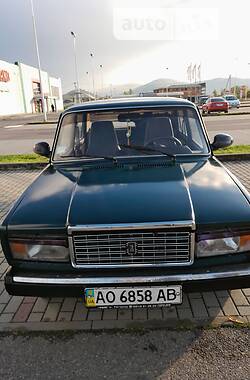 Седан ВАЗ / Lada 2107 2005 в Хусте