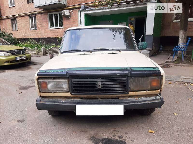 Седан ВАЗ / Lada 2107 1990 в Харькове