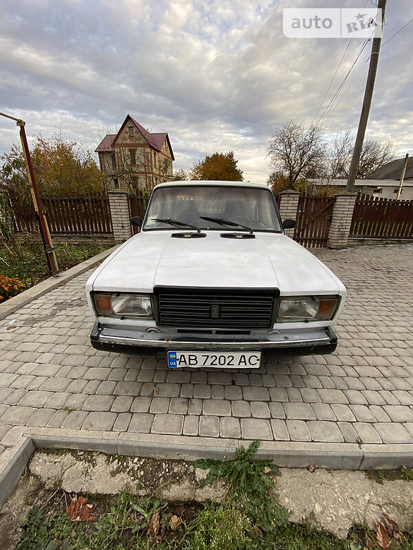 Седан ВАЗ / Lada 2107 1995 в Виннице