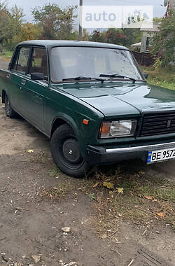 Седан ВАЗ / Lada 2107 1999 в Николаеве