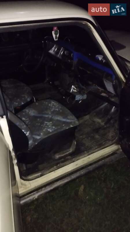 Седан ВАЗ / Lada 2107 1991 в Вижнице фото 3 Седан ВАЗ / Lada 2107 1991 в Вижнице