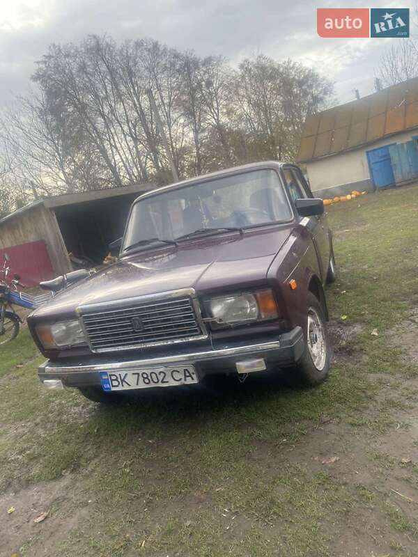 Седан ВАЗ / Lada 2107 2009 в Дубно