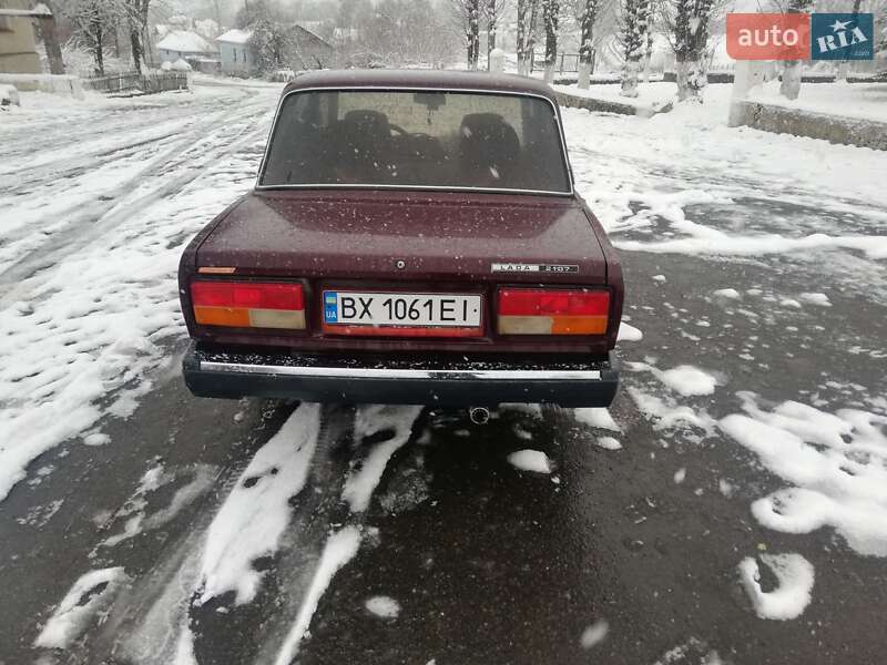 Седан ВАЗ / Lada 2107 2006 в Чемерівцях