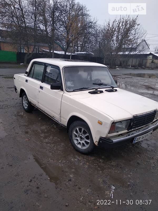 Седан ВАЗ / Lada 2107 1989 в Виннице