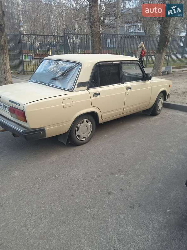 Седан ВАЗ / Lada 2107 1986 в Днепре
