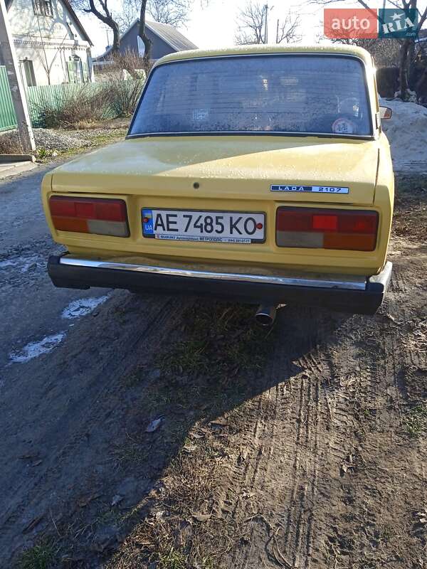 Седан ВАЗ / Lada 2107 1984 в Кам'янському