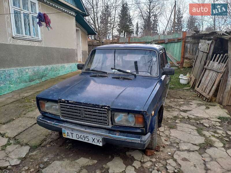 Седан ВАЗ / Lada 2107 1985 в Заставній