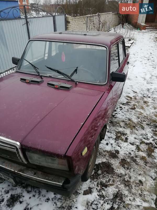 Седан ВАЗ / Lada 2107 1986 в Сумах