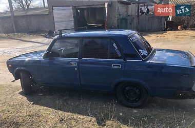 Седан ВАЗ / Lada 2107 2004 в Николаеве