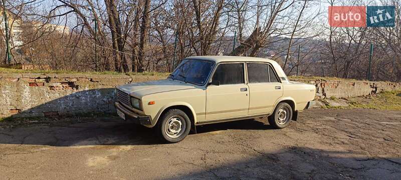 Седан ВАЗ / Lada 2107 1992 в Умані