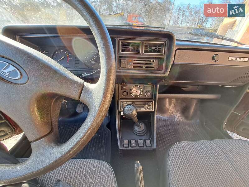 Седан ВАЗ / Lada 2107 2003 в Киеве фото 17 Седан ВАЗ / Lada 2107 2003 в Киеве