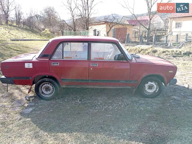 Седан ВАЗ / Lada 2107 1995 в Старому Самборі