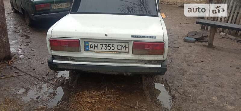 Седан ВАЗ / Lada 2107 1993 в Сквире