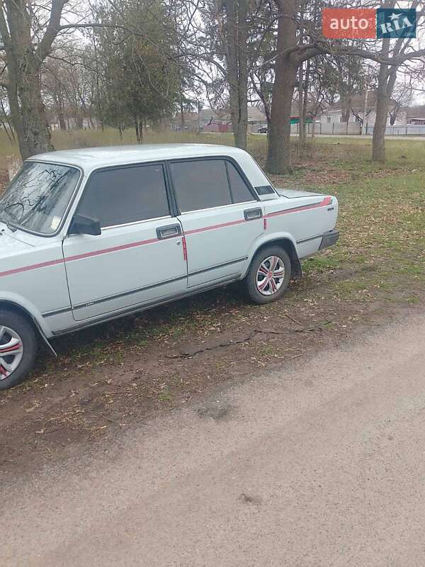 Седан ВАЗ / Lada 2107 1997 в Кропивницком