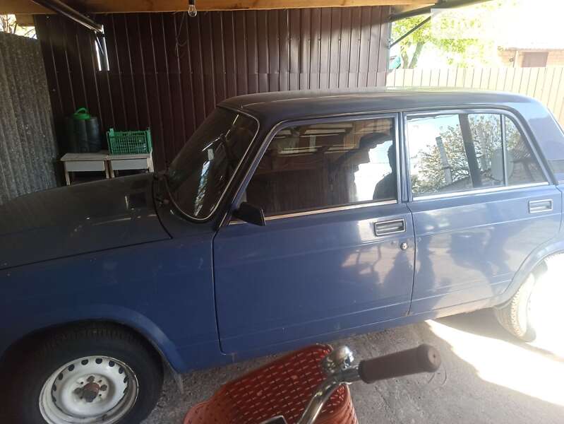 Седан ВАЗ / Lada 2107 2005 в Чутове