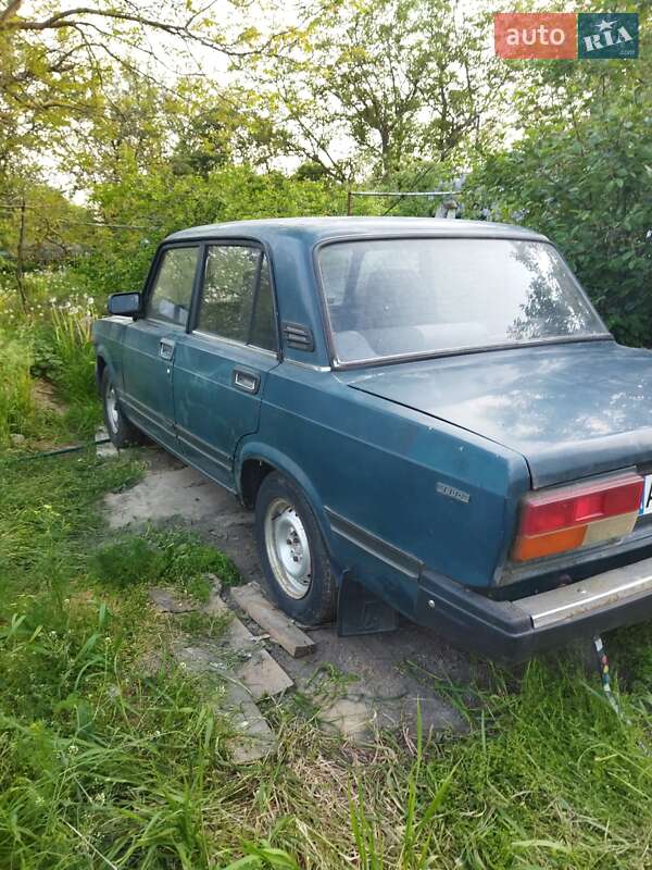 Седан ВАЗ / Lada 2107 2002 в Ставище
