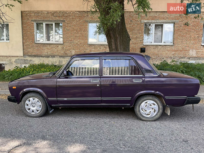 Седан ВАЗ / Lada 2107 2005 в Тульчине