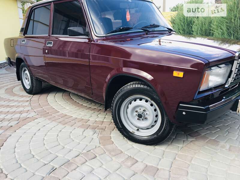 Седан ВАЗ / Lada 2107 2007 в Новомосковске
