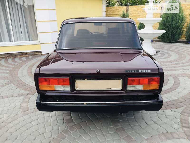 Седан ВАЗ / Lada 2107 2007 в Новомосковске