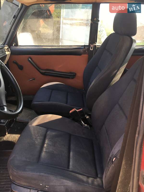 Седан ВАЗ / Lada 2107 1990 в Черновцах