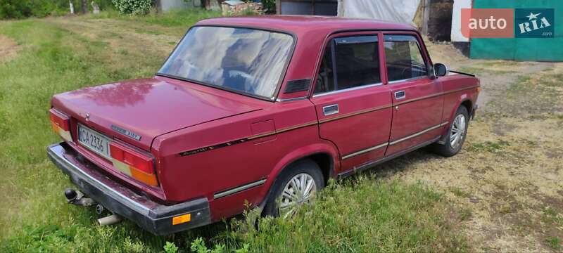Седан ВАЗ / Lada 2107 2005 в Каменке