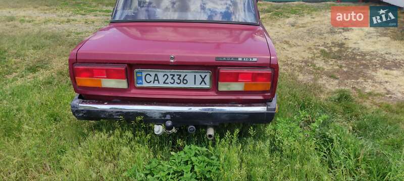 Седан ВАЗ / Lada 2107 2005 в Каменке