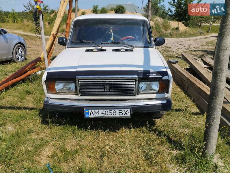Седан ВАЗ / Lada 2107 2004 в Житомире