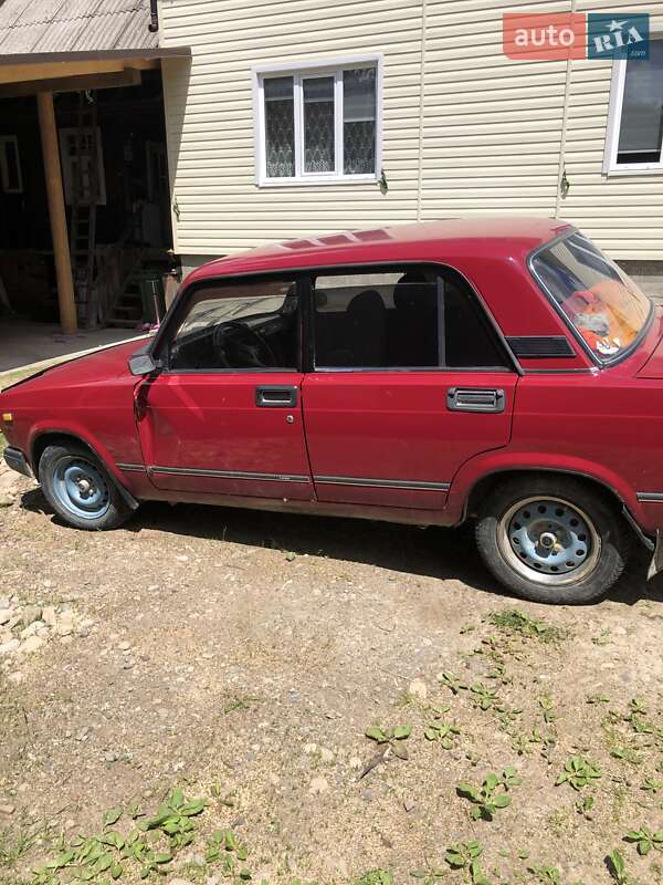 Седан ВАЗ / Lada 2107 1988 в Тячеві