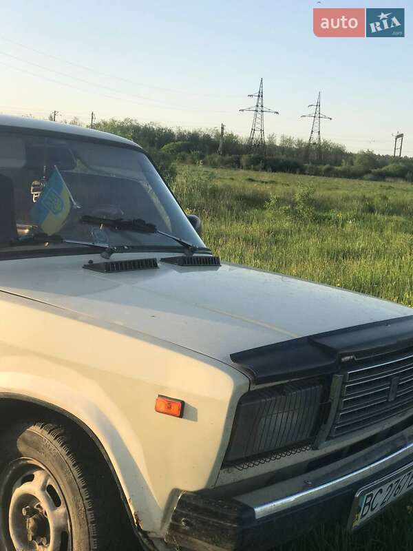 Седан ВАЗ / Lada 2107 1989 в Мостиске