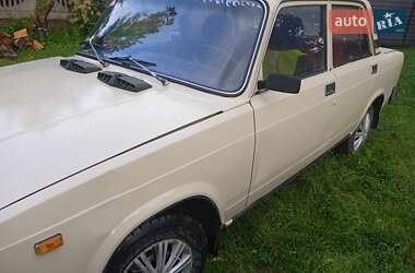 Седан ВАЗ / Lada 2107 1989 в Сторожинце