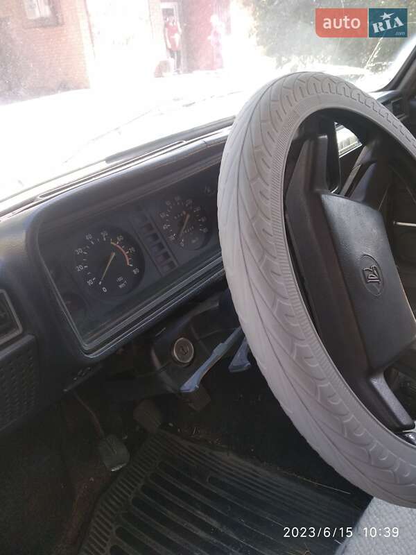 Седан ВАЗ / Lada 2107 1994 в Києві
