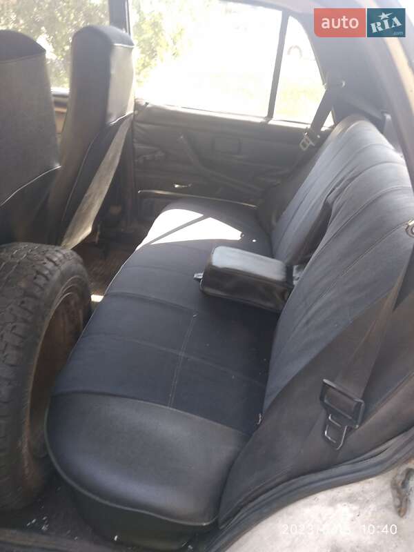 Седан ВАЗ / Lada 2107 1994 в Києві