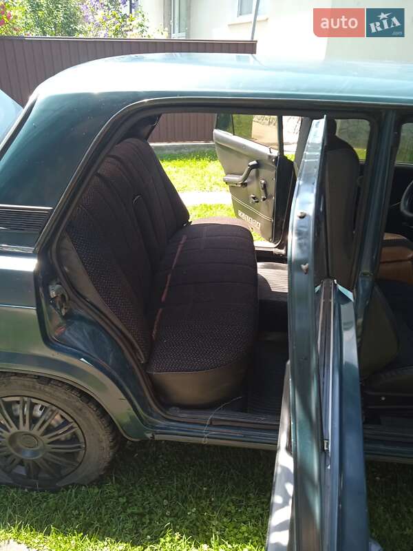 Седан ВАЗ / Lada 2107 2004 в Чернівцях