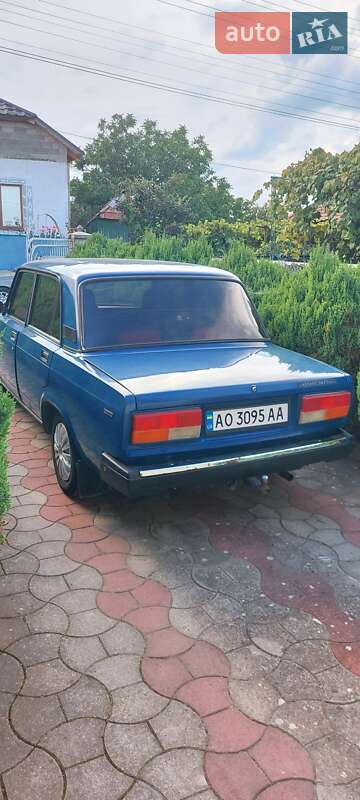 Седан ВАЗ / Lada 2107 2004 в Виноградові