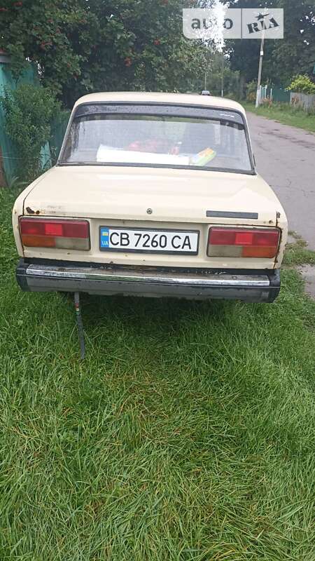 Седан ВАЗ / Lada 2107 1989 в Чернигове