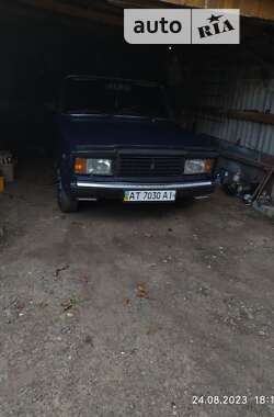 Седан ВАЗ / Lada 2107 1992 в Черновцах