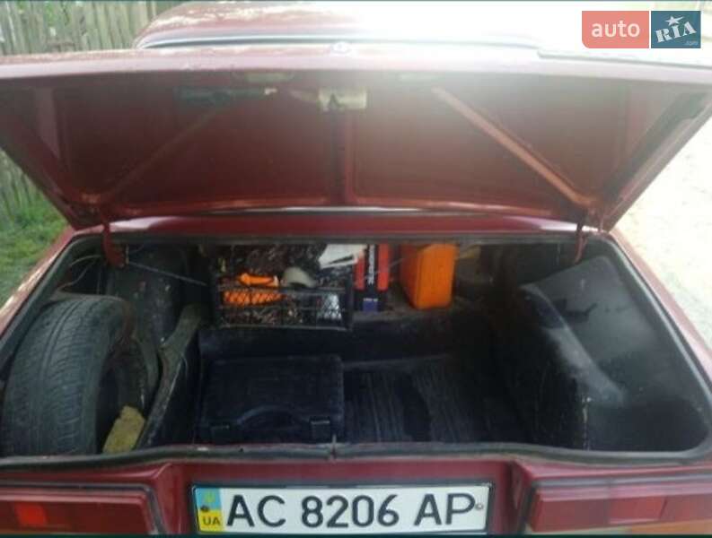 Седан ВАЗ / Lada 2107 1991 в Луцке