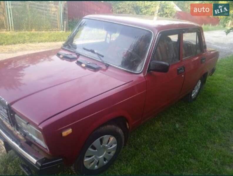 Седан ВАЗ / Lada 2107 1991 в Луцке