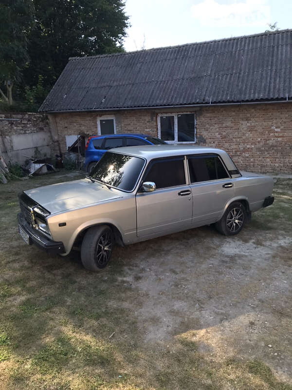 Седан ВАЗ / Lada 2107 2007 в Кременце