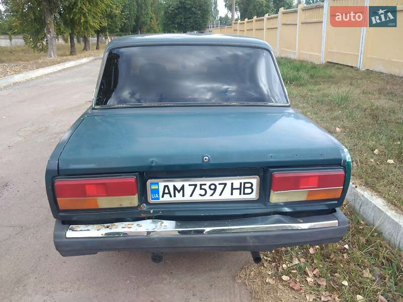 Седан ВАЗ / Lada 2107 2005 в Коростене