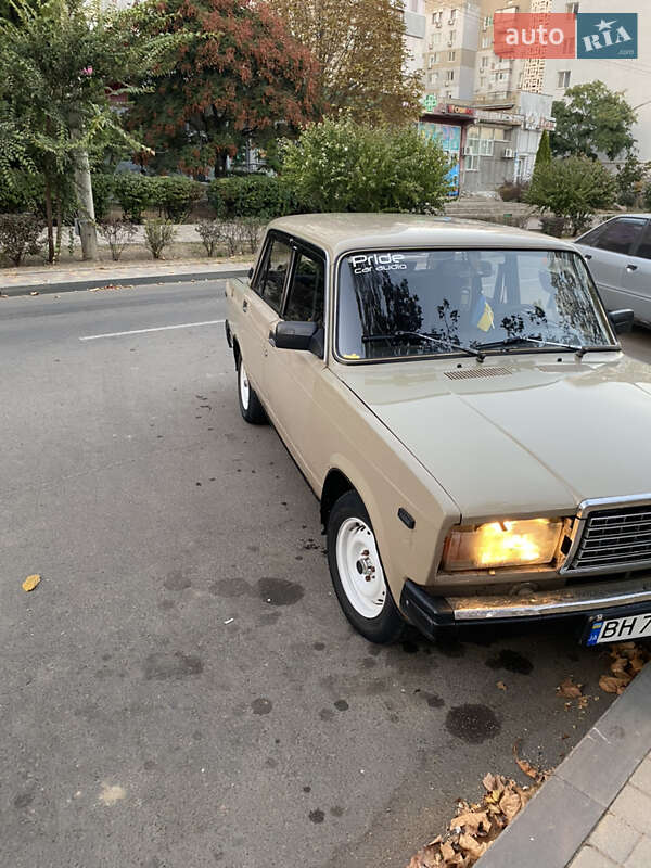 Седан ВАЗ / Lada 2107 1987 в Березанке
