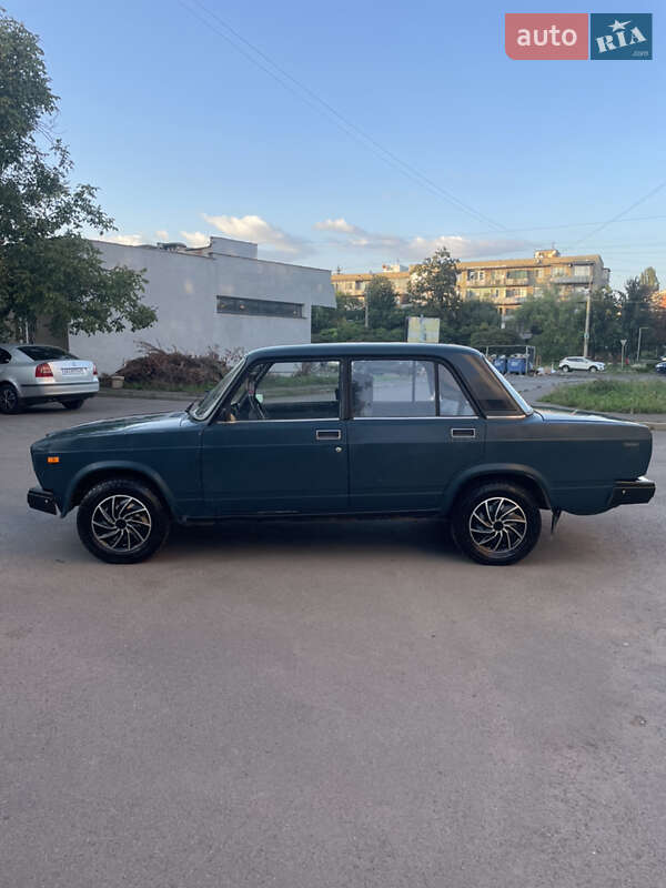 Седан ВАЗ / Lada 2107 2002 в Ужгороде фото 5 Седан ВАЗ / Lada 2107 2002 в Ужгороде