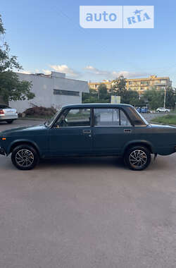 Седан ВАЗ / Lada 2107 2002 в Ужгороді