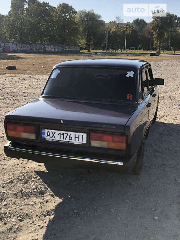 Седан ВАЗ / Lada 2107 2003 в Харькове