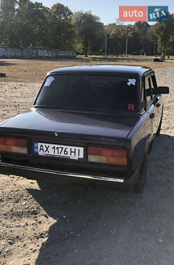 Седан ВАЗ / Lada 2107 2003 в Харькове