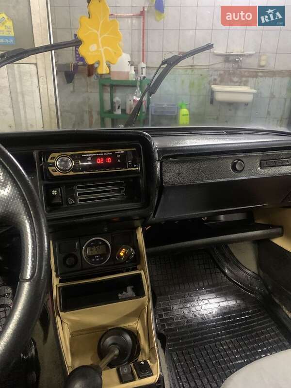 Седан ВАЗ / Lada 2107 1991 в Ужгороде фото 8 Седан ВАЗ / Lada 2107 1991 в Ужгороде